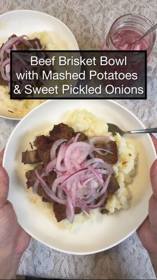 Texas Beef Brisket Bowl with Mashed Potatoes & Sweet Pickled Onions 🍖🥔🧅 
Sweet Pickled Onions
* 16oz jar
* 1/2 large red onion (or 1 small one)
* 1/2 tsp salt
* 1 tbsp white sugar
* 1/3 jar white vinegar 
* 2/3 jar water
Mashed Potatoes 
• I cheated and used the flakes 😂🙌🏻
Beef Brisket
• Cheated here too and used the precooked TX Beef Brisket from @justmeats.co  🫶🏻
  
Save $35 when you use promo code CSAKURAI35OFF at justmeats.com  
  
💕 follow @thegirlplusfood 
  
  
#girlplusfood #recipe #beefbrisket #justmeats #justmeatsco #mealdelivery #mealdeliveryservice #mealprepmadeeasy #easymealprep #meatdelivery  
#meatlove #mealsubscription #subscriptionservice